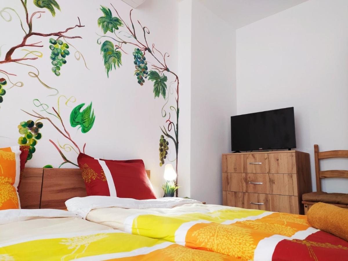 Дом За Гости Осогово Apartment Kyustendil Bagian luar foto