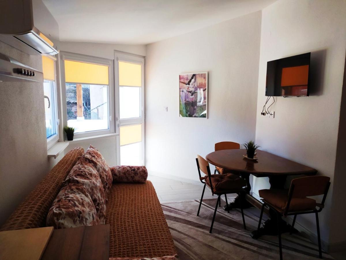 Дом За Гости Осогово Apartment Kyustendil Bagian luar foto
