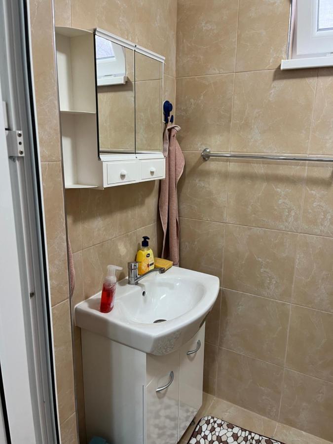 Дом За Гости Осогово Apartment Kyustendil Bagian luar foto