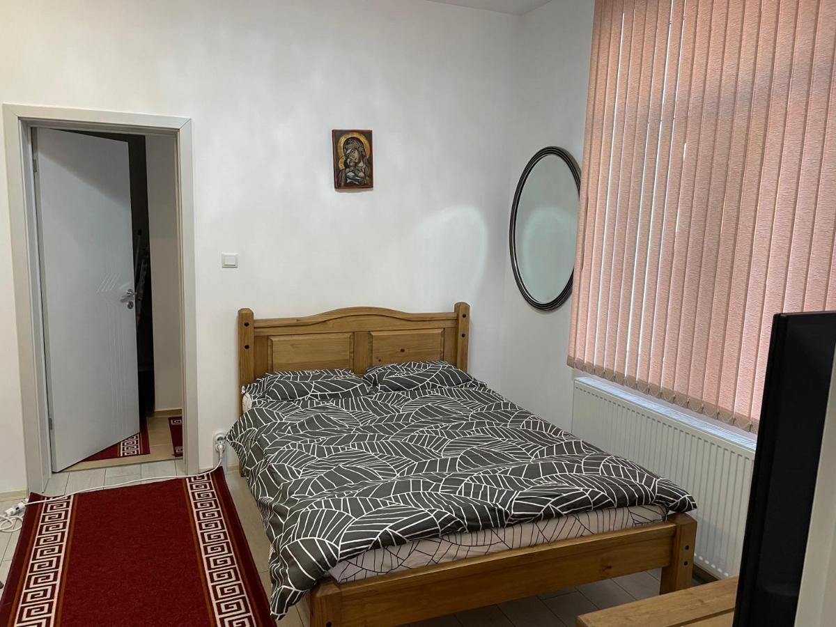 Дом За Гости Осогово Apartment Kyustendil Bagian luar foto