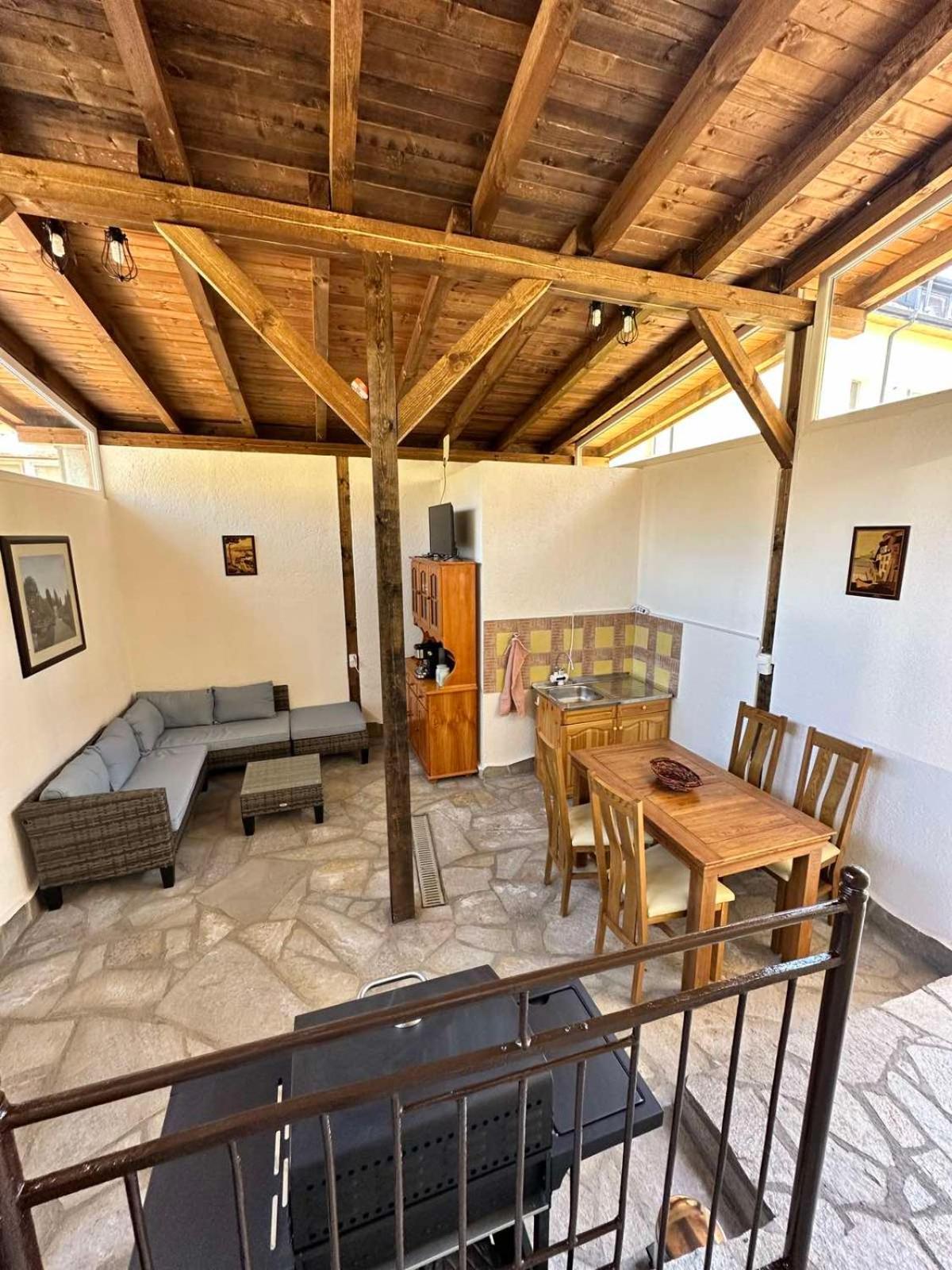 Дом За Гости Осогово Apartment Kyustendil Bagian luar foto